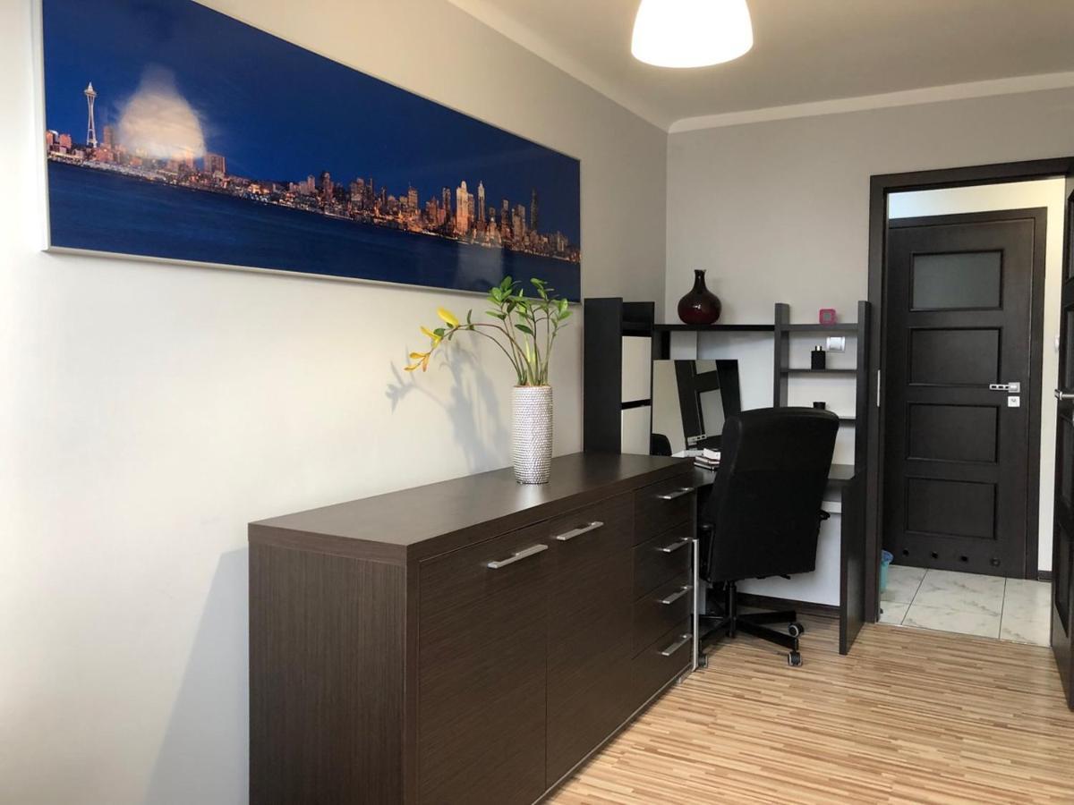 Chlodna Appartement Warschau Buitenkant foto